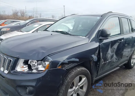 2014 Jeep Compass Sport z USA, uszkodzony, nr VIN 1C4NJDBB7ED828751